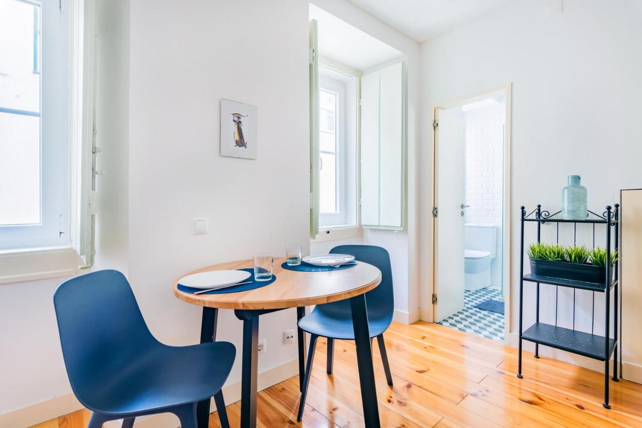 Romantic Alfama Getaway Lisboa